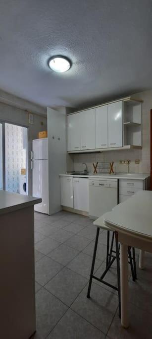 Appartamento Piso Amplio, Iluminado Y Muy Bien Comunicado Madrid Esterno foto